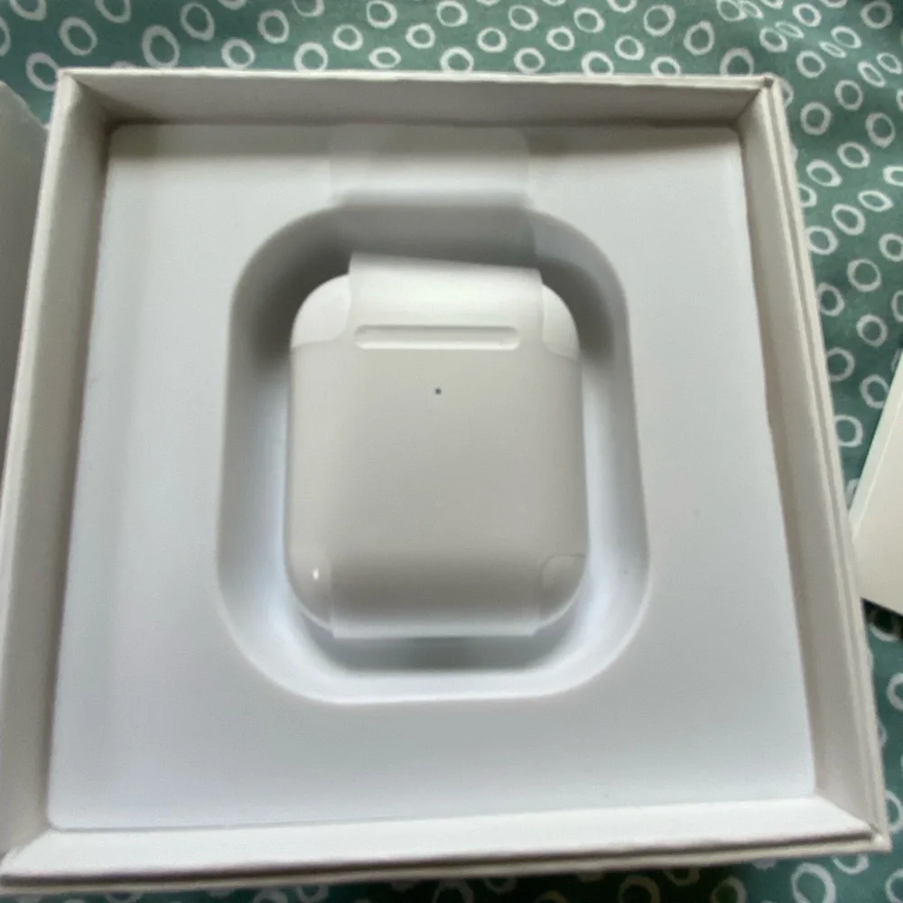 Wireless Earbuds - White